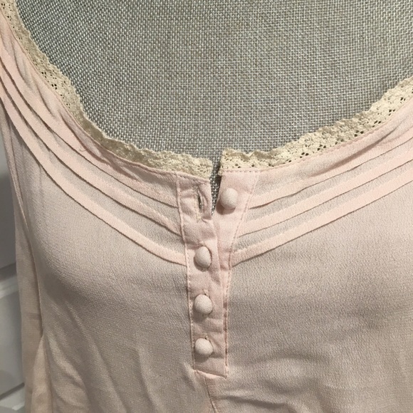 HP# 109🎉NWT Caren Forbes lightweight  top sz s/m - Picture 2 of 8